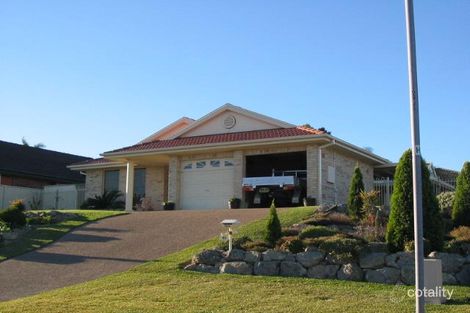 60 Bakeri Cct, Warabrook, NSW 2304