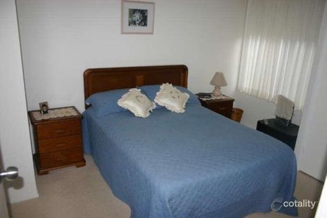 Property photo of 10 Lamont Close Green Point NSW 2251