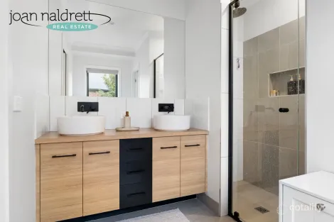 Property photo of 9 Woodbridge Street Killara VIC 3691