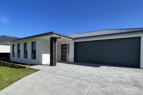 Property photo of 11 Canter Close Rutherford NSW 2320