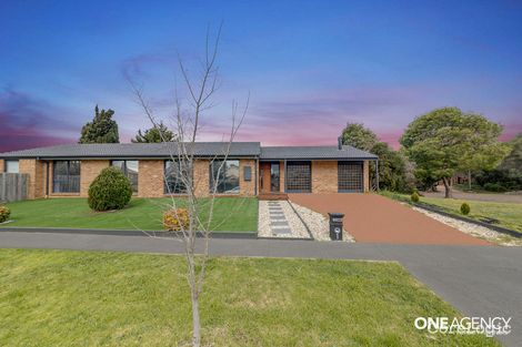 Property photo of 1 Deanside Close Seabrook VIC 3028