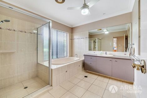 Property photo of 40 Gippsland Circuit Forest Lake QLD 4078