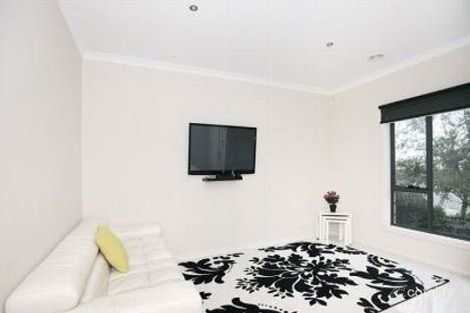 Property photo of 137 Marathon Boulevard Craigieburn VIC 3064