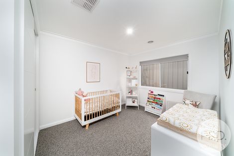 Property photo of 133 Bradman Drive Boorooma NSW 2650