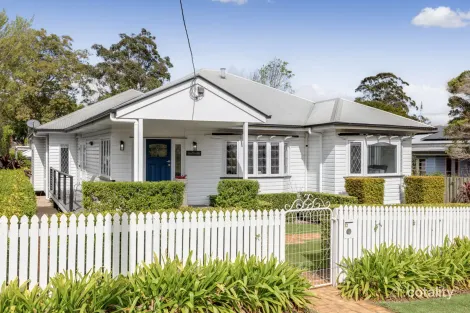 12 Carlton St, North Toowoomba, QLD 4350
