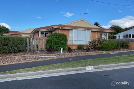1/2 Liena Rd, Lindisfarne, TAS 7015