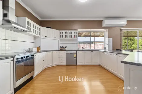 Property photo of 48 Burleigh Drive Australind WA 6233