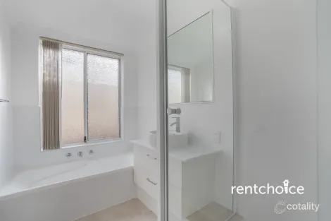 Property photo of 78 Templetonia Promenade Halls Head WA 6210