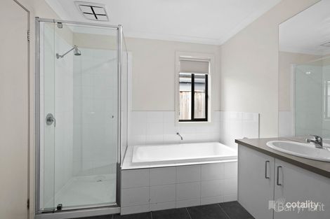 Property photo of 21 Pelham Street Officer VIC 3809