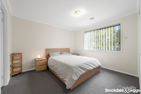 Property photo of 9 Ormesby Place Deer Park VIC 3023