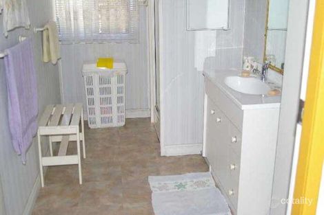 Property photo of 18 Bird Street Bundamba QLD 4304