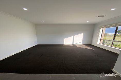 Property photo of 18 Lehmann Walk Epping VIC 3076