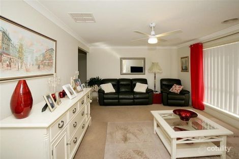 Property photo of 1 Greenway Street Lloyd NSW 2650