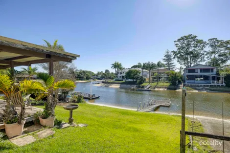 35 Park Ave, Broadbeach Waters, QLD 4218