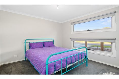 Property photo of 26 Norman Drive Cowes VIC 3922