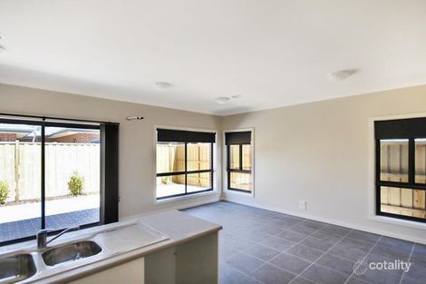 Property photo of 28 Burssi Circuit Doreen VIC 3754