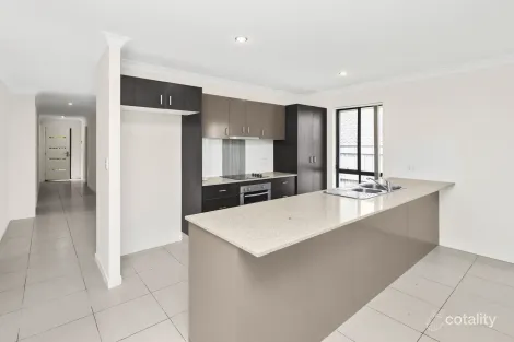 Property photo of 32 Fletcher Crescent Pacific Pines QLD 4211