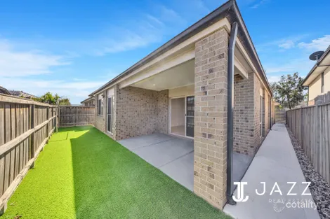 Property photo of 69 Grassbird Drive Point Cook VIC 3030