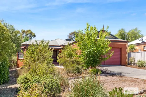 Property photo of 9 Ausfeldii Drive Spring Gully VIC 3550