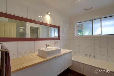 Property photo of 18 Warreena Grove Chum Creek VIC 3777