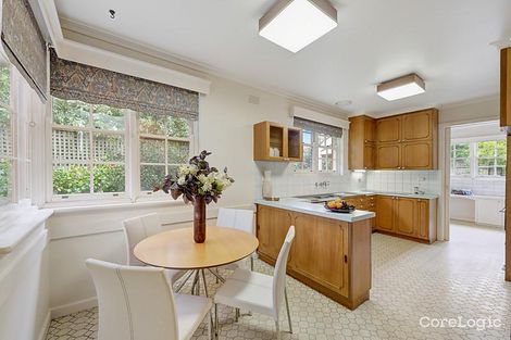 Property photo of 10 Streeton Court Mont Albert VIC 3127