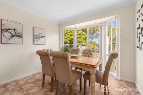 Property photo of 2 Oxley Close Glen Waverley VIC 3150