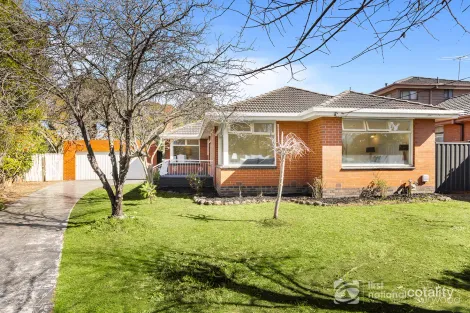 Property photo of 2 Oxley Close Glen Waverley VIC 3150