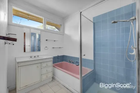 Property photo of 2 Eva Crescent Box Hill North VIC 3129