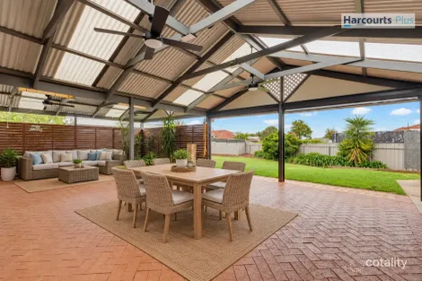 Property photo of 18 Riddoch Crescent Woodcroft SA 5162