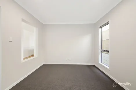 Property photo of 8 Denali Street Holmview QLD 4207
