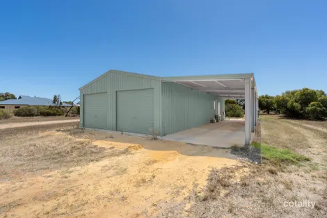 Property photo of 2 Peppin Place Deepdale WA 6532