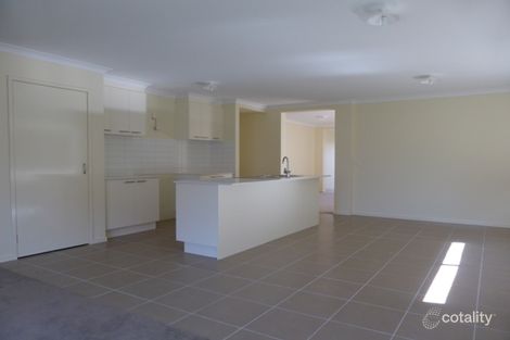 Property photo of 18 Risdon Circuit Tarneit VIC 3029