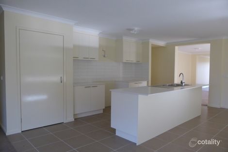 Property photo of 18 Risdon Circuit Tarneit VIC 3029
