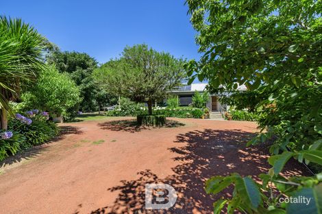 136 Clarkes Lane, Woodend North, VIC 3442