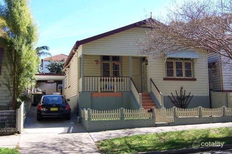 17 Kings Rd, Tighes Hill, NSW 2297