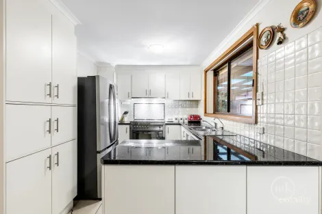 Property photo of 97 Narina Way Epping VIC 3076