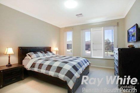 Property photo of 19 Illoura Way Jordan Springs NSW 2747