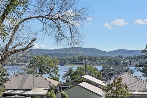 Property photo of 2/59 Middle Point Road Bolton Point NSW 2283