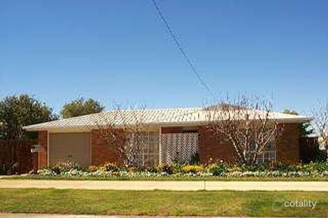 Property photo of 42 Traminer Drive Wilsonton Heights QLD 4350