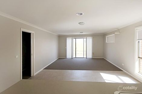 Property photo of 11 Toolern Waters Drive Weir Views VIC 3338