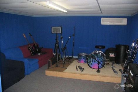 Property photo of 6 Hindoo Elbow Stratton WA 6056