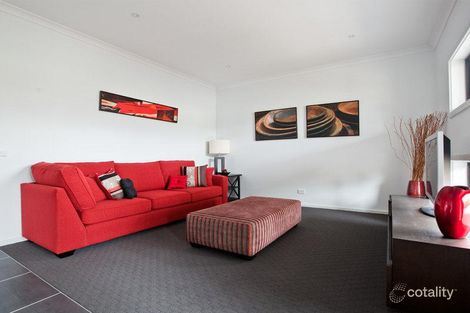 Property photo of 27 Davenport Crescent Cranbourne West VIC 3977