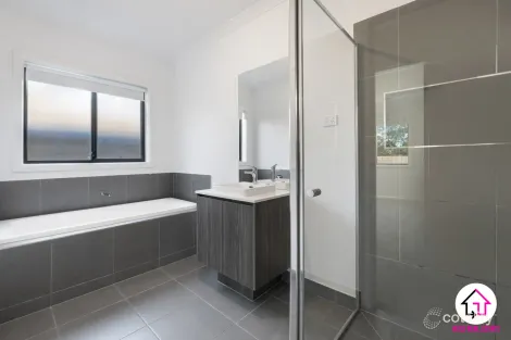 Property photo of 23 Alexander Avenue Wallan VIC 3756