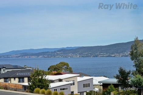 Property photo of 1/636 Oceana Drive Tranmere TAS 7018