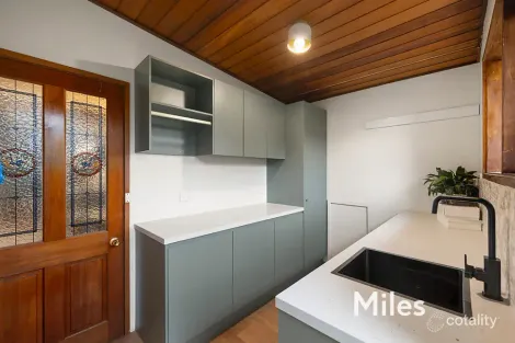 Property photo of 8 Myra Close Montmorency VIC 3094