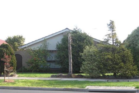 Property photo of 93 View Mount Road Glen Waverley VIC 3150