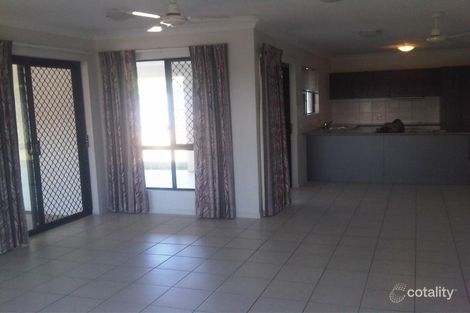 Property photo of 8 Henning Court Bushland Beach QLD 4818