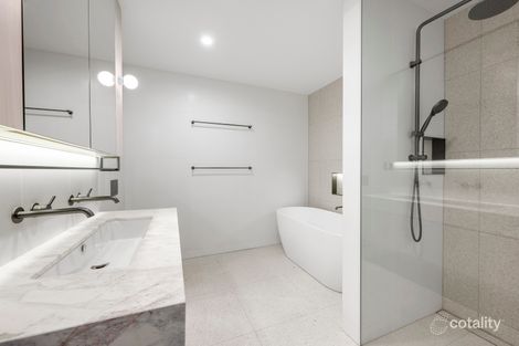 Property photo of 2 Kenilworth Grove Glen Iris VIC 3146