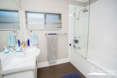 Property photo of 23 Emmalyn Close Soldiers Hill QLD 4825