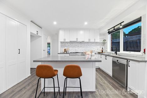 Property photo of 8 Fuchsia Court Narre Warren VIC 3805